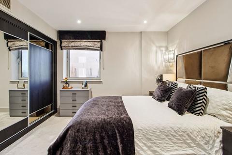 3 bedroom flat for sale, Buckingham Palace Road, London SW1W