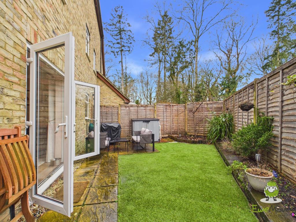 Ewe Move Estate Agents Basingstoke - Ajax Close -Ga