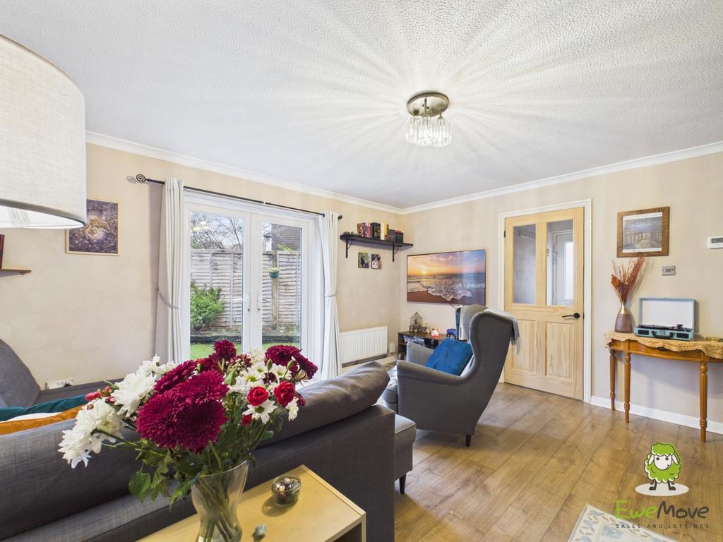 Ewe Move Estate Agents Basingstoke - Ajax Close -Li