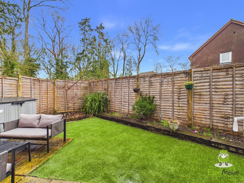 Ewe Move Estate Agents Basingstoke - Ajax Close -Vi