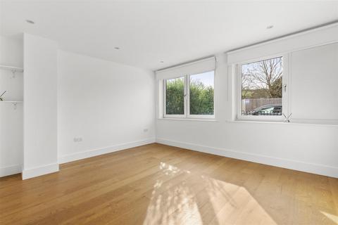 undefined, London Road, High Wycombe HP11