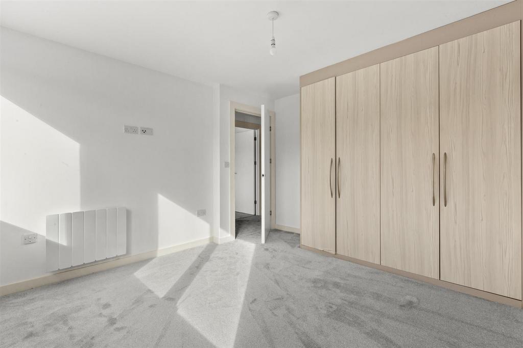 Principal Bedroom (2)