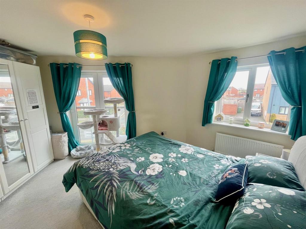 Bedroom 1.jpg