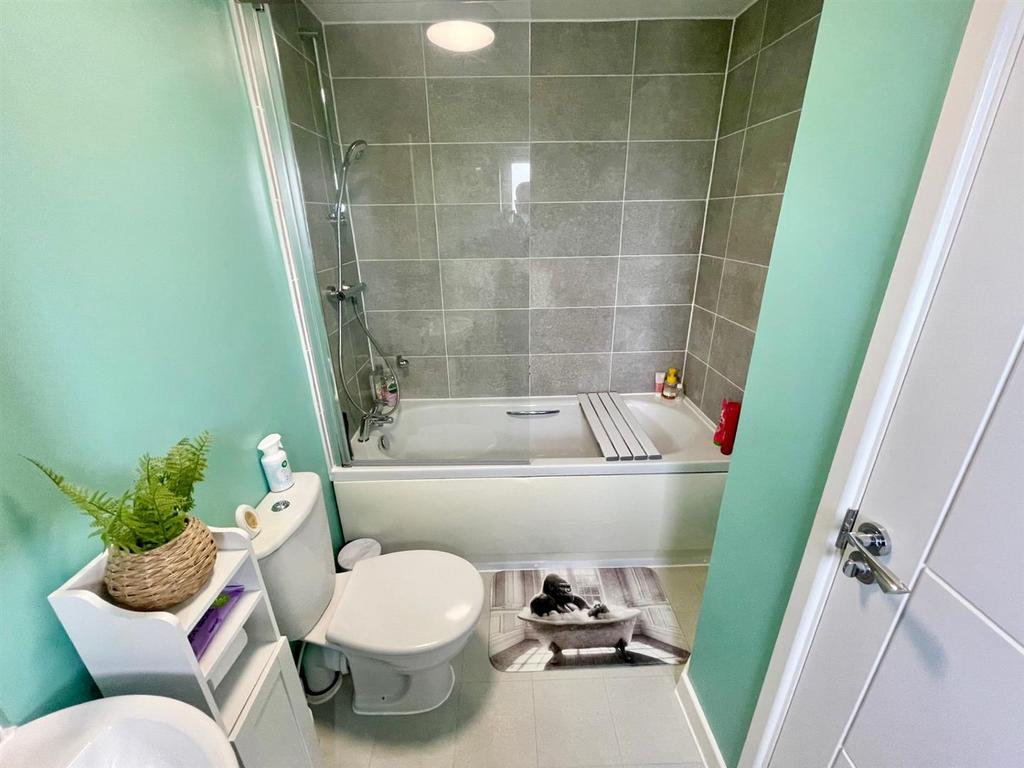 Bathroom.jpg