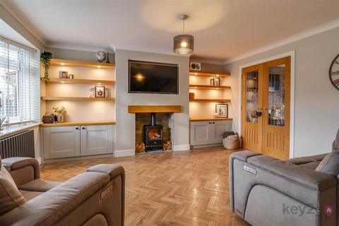 3 bedroom semi-detached house for sale, Nethermoor Drive, Killamarsh, Sheffield, S21