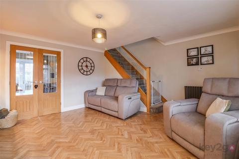 3 bedroom semi-detached house for sale, Nethermoor Drive, Killamarsh, Sheffield, S21