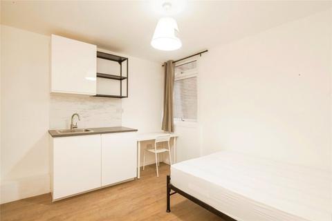 Studio to rent, Coburg Crescent, London, SW2