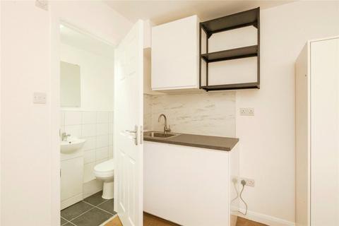 Studio to rent, Coburg Crescent, London, SW2