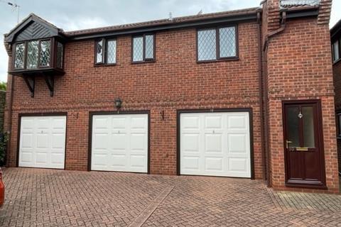 undefined, Sebastian Mews, Grantham NG31