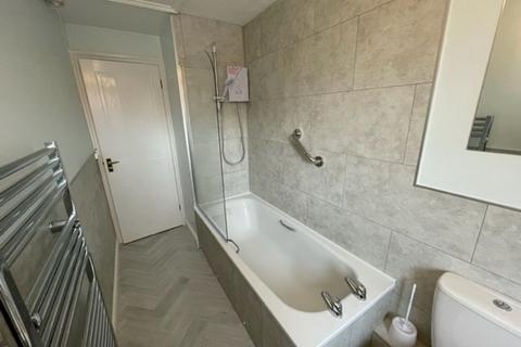 undefined, Sebastian Mews, Grantham NG31