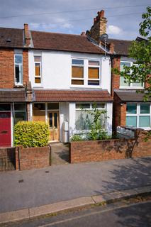 2 bedroom flat to rent, Queen Mary Road, London