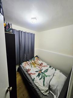 2 bedroom terraced house to rent, Stern Close, Barking IG11