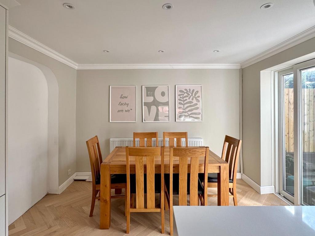 Kitchen/Dining Area