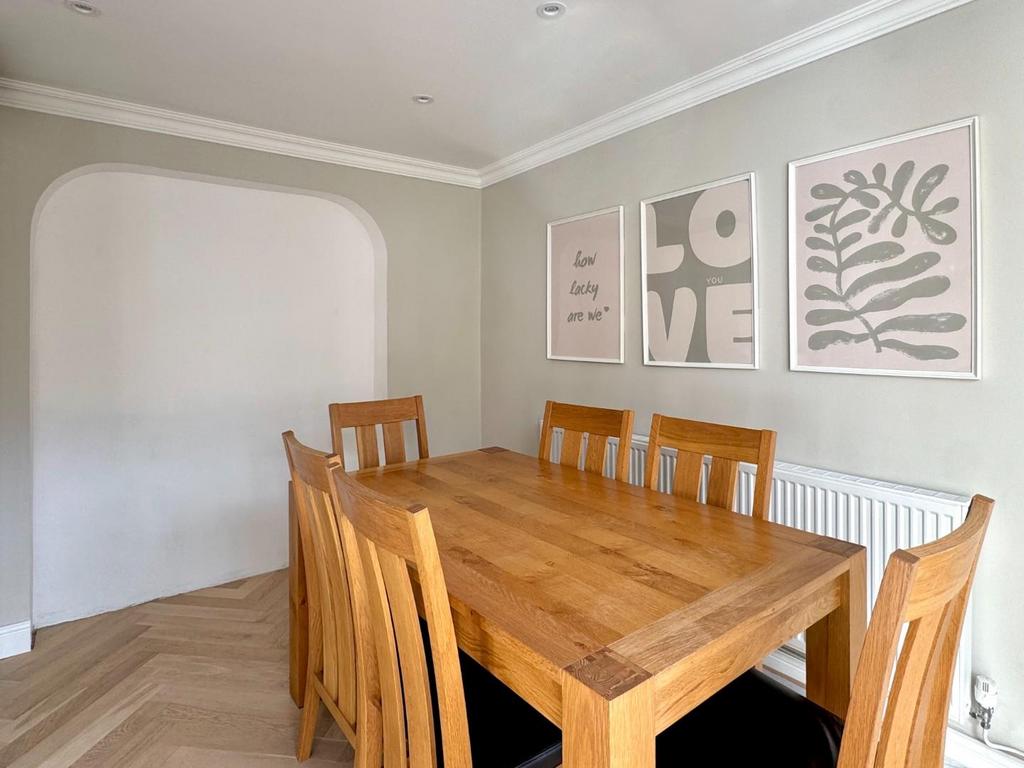 Kitchen/Dining Area