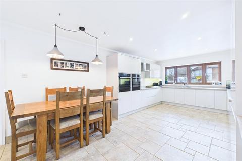 4 bedroom detached house for sale, Shipdham Road, Dereham