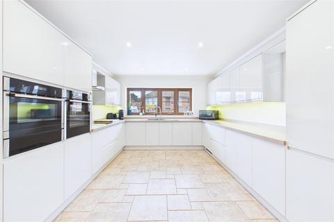 4 bedroom detached house for sale, Shipdham Road, Dereham