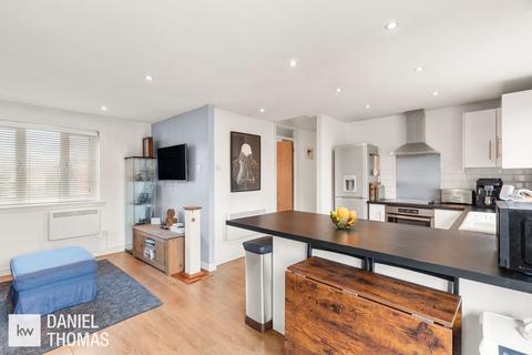 2 bedroom maisonette for sale, DANIEL THOMAS | Ashleigh Court, Waltham Abbey, EN9 3AG