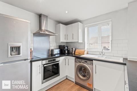 2 bedroom maisonette for sale, DANIEL THOMAS | Ashleigh Court, Waltham Abbey, EN9 3AG