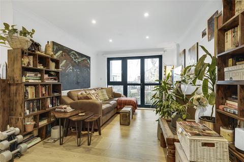 3 bedroom flat to rent, Lewis Gardens, London, N16