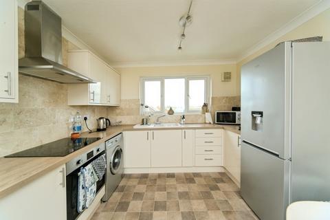 2 bedroom flat for sale, Blakes Way, Eastbourne