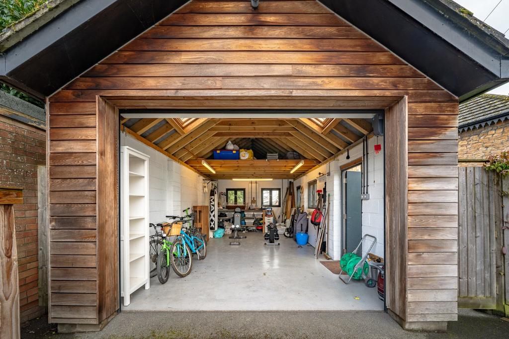 Garage/Workshop/Gym