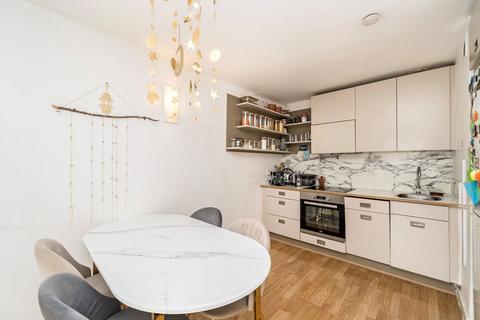 2 bedroom flat for sale, Arizona Building, London SE13