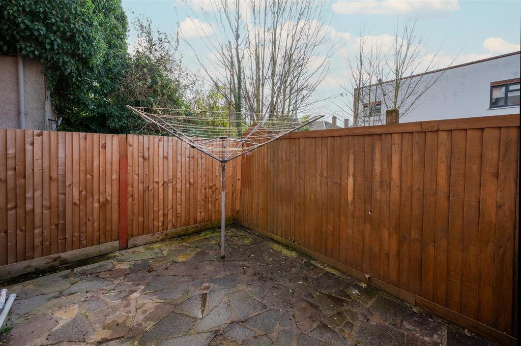 Daniels Wendover Road, Harlesden, NW10 021.jpg
