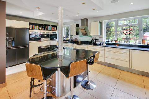 5 bedroom detached house for sale, Holtye Road, East Grinstead, RH19