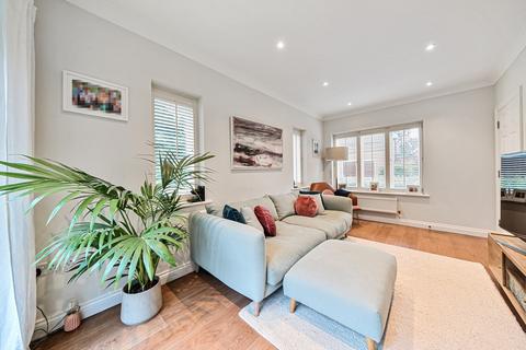 3 bedroom semi-detached house to rent, Mulberry Way, Ashtead KT21