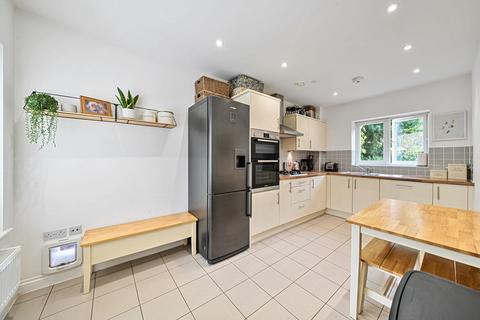 3 bedroom semi-detached house to rent, Mulberry Way, Ashtead KT21