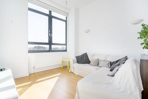 2 bedroom apartment to rent, Larden Road London W3 EPC C