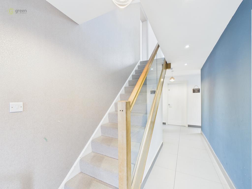 Cam03830g0pr0270still022