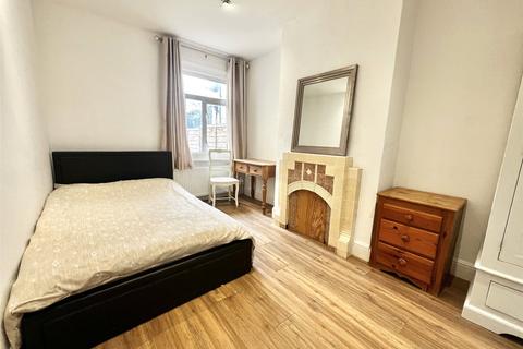 House share to rent, Brixton Road, Hertfordshire WD24