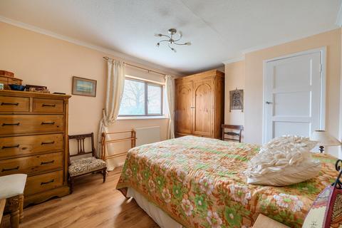 undefined, The Daffodils, Stonehouse GL10