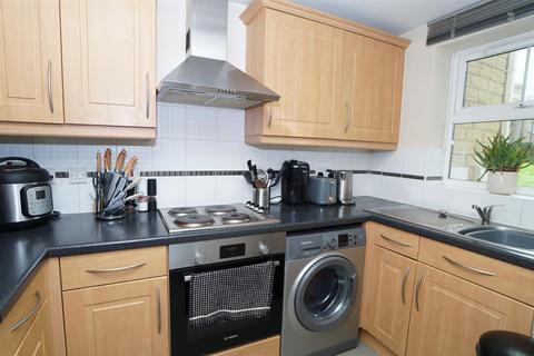 2 bedroom apartment for sale, Meadow Road, Apperley Bridge, Bradford
