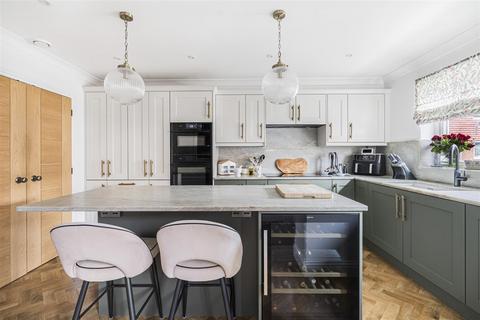 4 bedroom townhouse for sale, Rowlands Square, Petersfield