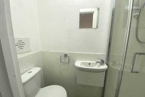 House share to rent, Leavesden Road, Watford