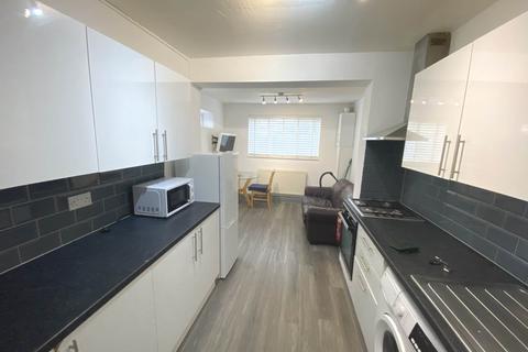 House share to rent, Leavesden Road, Watford