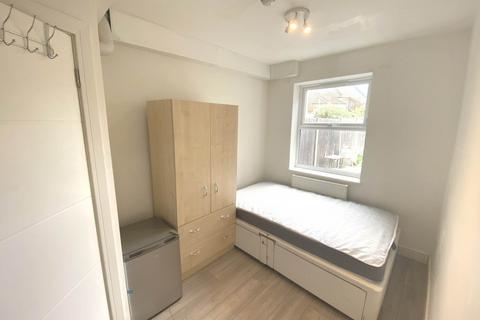 House share to rent, Leavesden Road, Watford