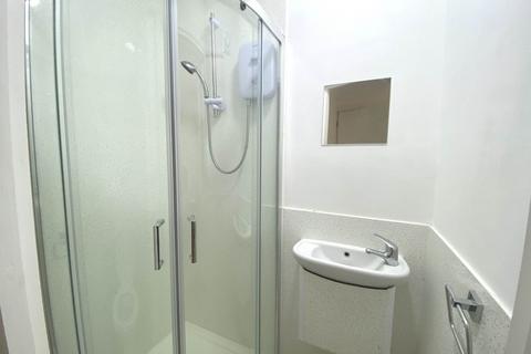 House share to rent, Leavesden Road, Watford