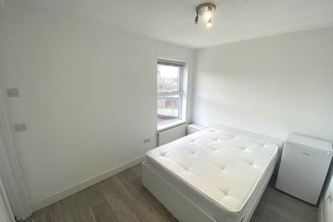 House share to rent, Leavesden Road, Watford