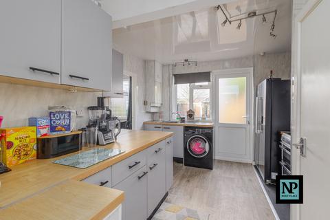 3 bedroom terraced house for sale, Hawthorne Avenue, Tamworth, B79