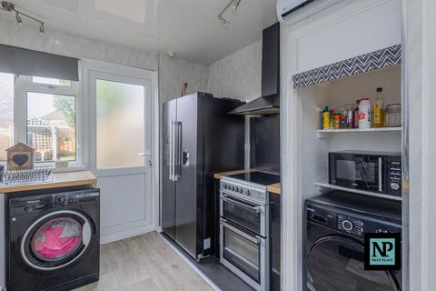 3 bedroom terraced house for sale, Hawthorne Avenue, Tamworth, B79