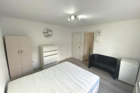 House share to rent, Leavesden Road, Watford