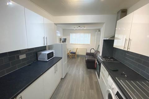 House share to rent, Leavesden Road, Watford