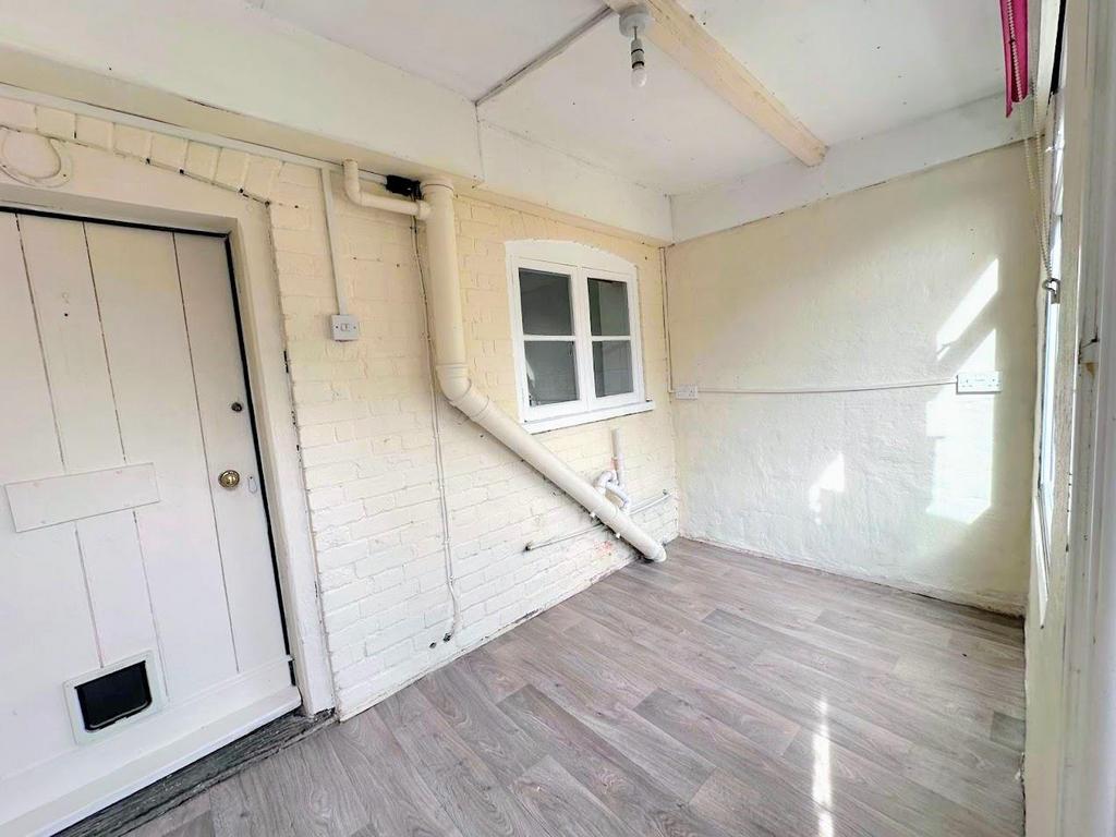 Porch 2.jpg