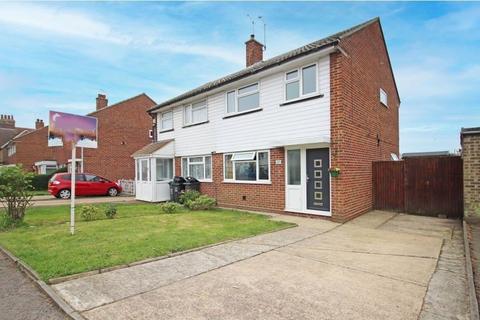 3 bedroom semi-detached house to rent, Rumfields Road, Broadstairs, Kent, CT10