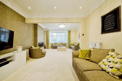 4 bedroom end of terrace house for sale, Hurstbourne Gardens, Barking