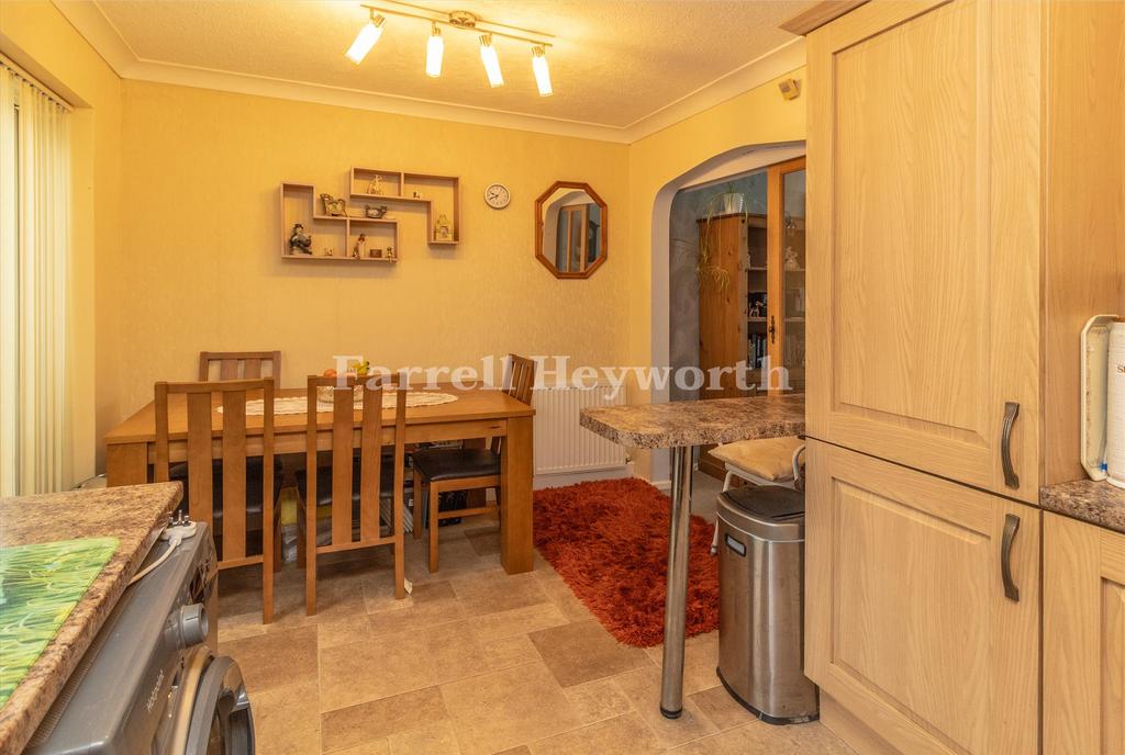 Kitchen image 6