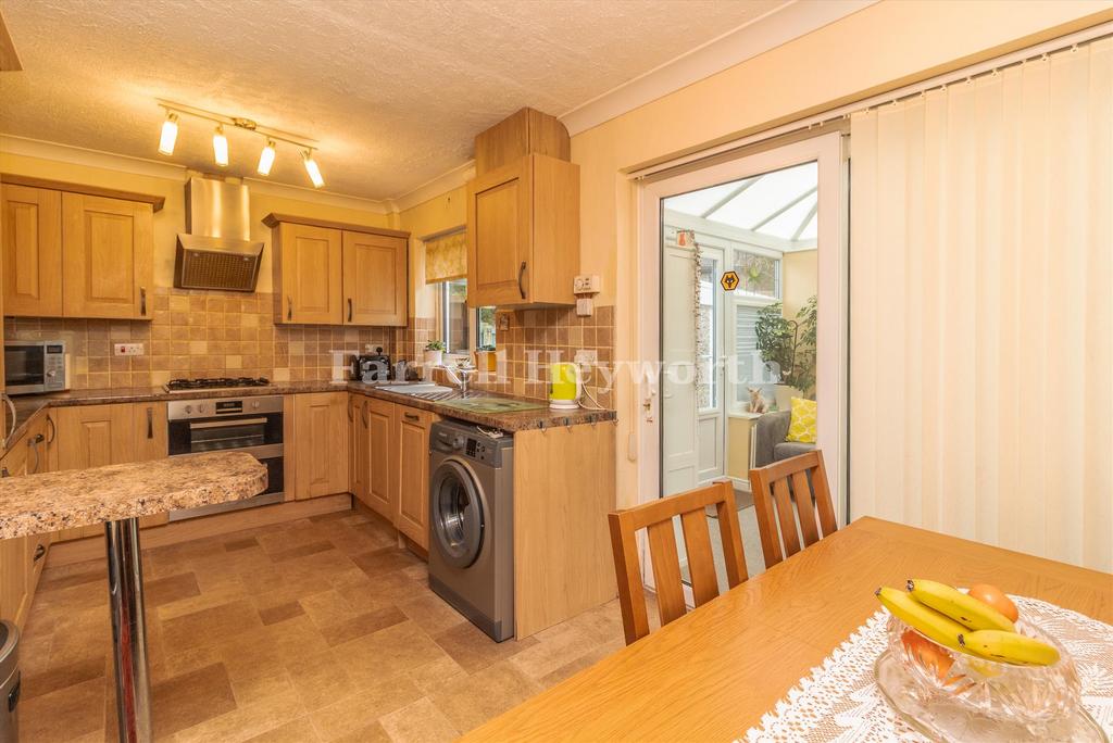 Kitchen image 3